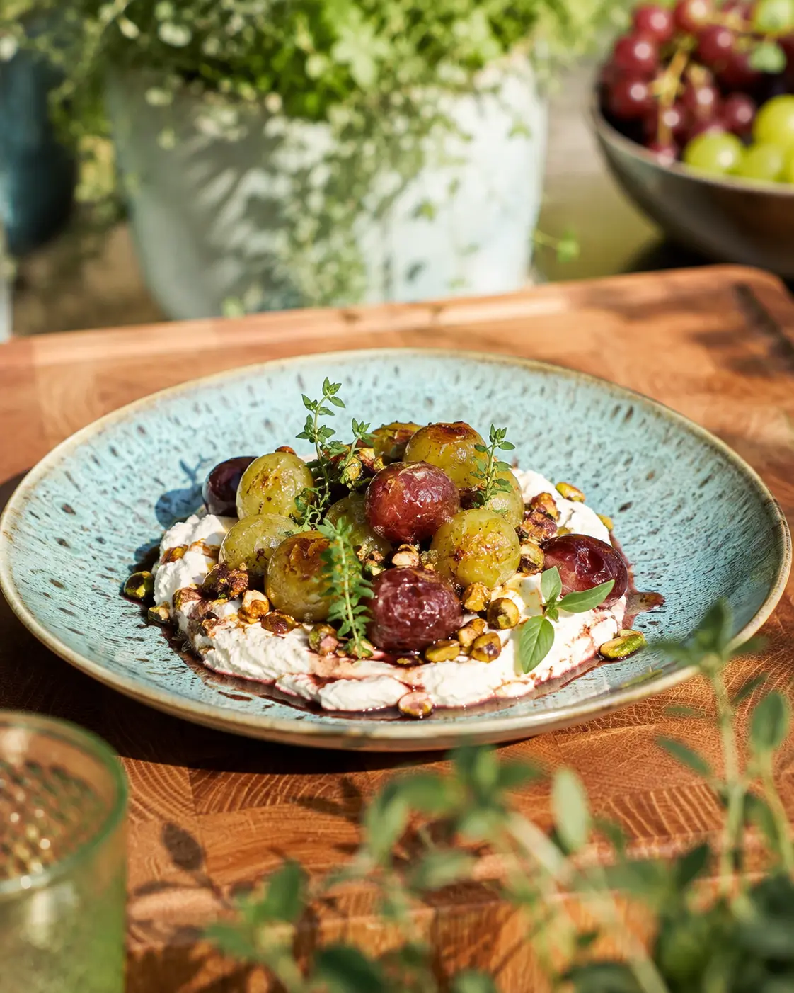 Gebratener Ziegenkäse mit Trauben und Walnüssen zur Pfälzer Weinlese
